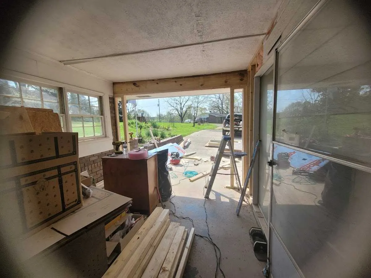 Air movers and dehumidifier for Water Mitigation Services in Potomac Park